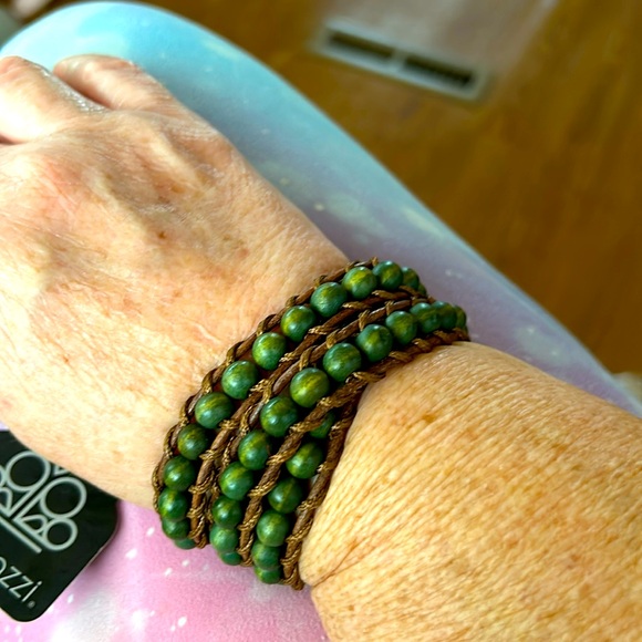 Men’s green and leather necklace - Picture 1 of 2